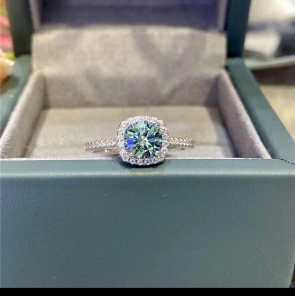 18K Gold Plated 2 Ct Blue Moissanite Diamond Ring - Picture 5 of 6